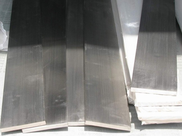 Flat steel